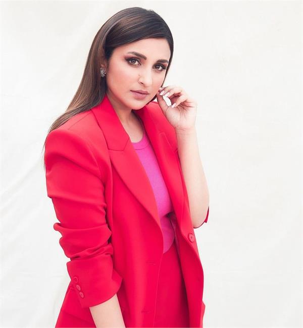 parineeti chopra reveals she has a crush on her co actor