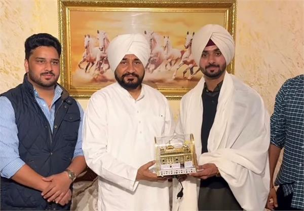 former cm charanjit singh channi shares pictures with singer nirvair pannu