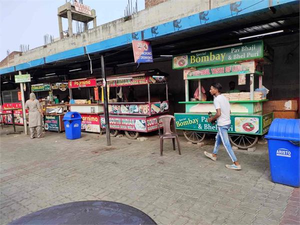 roadside fast food is sold in punjab