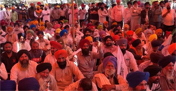 family of ranjit singh killed in encounter blocks highway