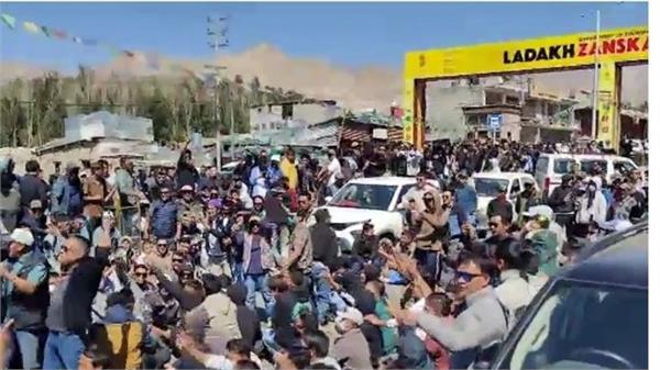 ladakh movement  rally in leh  shutdown in kargil