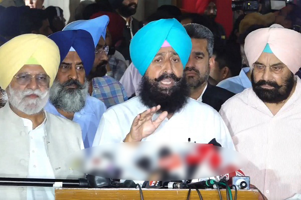 ਸੁਖਪਾਲ ਖਹਿਰਾ ਮਾਮਲੇ ''ਤੇ LIVE ਹੋ ਗਏ ਪ੍ਰਤਾਪ ਬਾਜਵਾ, CM ਮਾਨ ''ਤੇ ਵੀ ਵਿੰਨ੍ਹਿਆ ਨਿਸ਼ਾਨਾ (ਵੀਡੀਓ)