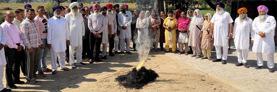 ਪੰਜਾਬ ਕੇਸਰੀ ਦੀ ਆਵਾਜ਼ ਦਬਾਉਣ ਤੇ DM ਖ਼ੁਦਕੁਸ਼ੀ ਮਾਮਲੇ ਨੂੰ ਲੈ ਕੇ ਪੰਜਾਬ ਸਰਕਾਰ ਦਾ ਪੁਤਲਾ ਫੂਕਿਆ