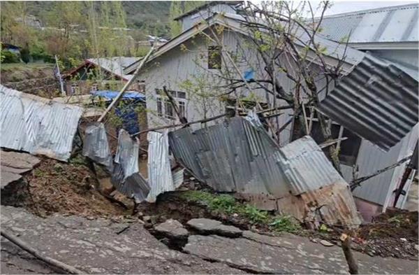 landslide wreaks havoc in baramulla