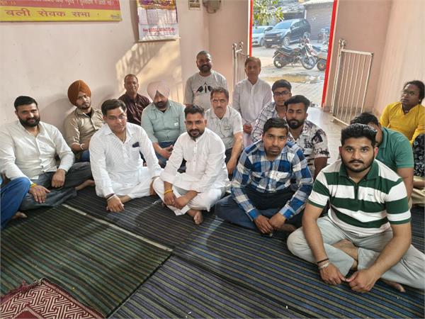 prayers offered by hanuman devotees in amritsar for india  s victory