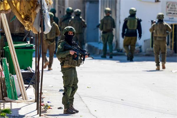 israeli soldiers opened fire on car