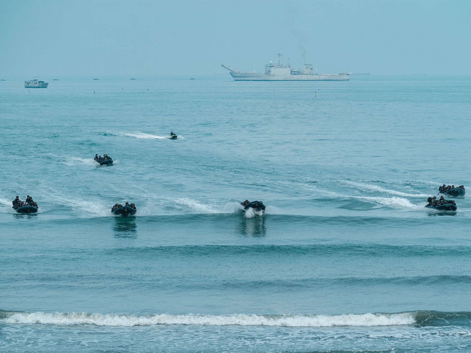 ਤਾਇਵਾਨ ਦੇ ਸਮੁੰਦਰੀ ਖੇਤਰ ''ਚ ਫਿਰ ਮੰਡਰਾਏ ਚੀਨੀ ਜੰਗੀ ਜਹਾਜ਼; ਤਾਇਵਾਨੀ ਫੌਜ ਨੇ ਵਧਾਈ ਨਿਗਰਾਨੀ