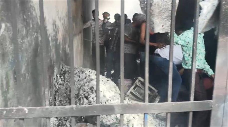 ਹੋਲੀ ਦੇ ਰੰਗ ਬਣਾਉਣ ਵਾਲੀ ਫੈਕਟਰੀ ''ਚ ਲੱਗੀ ਭਿਆਨਕ ਅੱਗ, 5 ਔਰਤਾਂ ਦੀ ਮੌਤ, ਕਈ ਬੁਰੀ ਤਰ੍ਹਾਂ ਝੁਲਸੇ