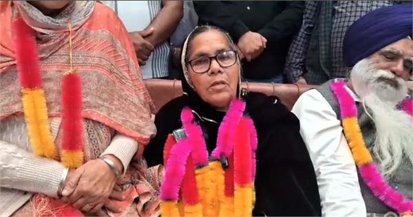 bibi paramjit kaur was the winner in the kalanaur block samiti elections