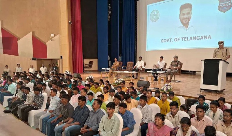 ਤੇਲੰਗਾਨਾ ਦੇ CM ਸਾਹਮਣੇ 130 ਮਾਓਵਾਦੀਆਂ ਨੇ ਕੀਤਾ ਸਰੰਡਰ