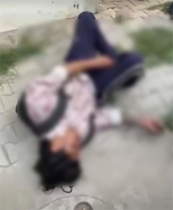 boy deadbody found near bus stand in suspicious circumstances