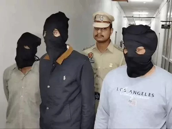 ਖੂਨ ਹੋਇਆ ਚਿੱਟਾ: ਅੰਮ੍ਰਿਤਸਰ ''ਚ ਜਾਇਦਾਦ ਦੇ ਲਾਲਚ ''ਚ ਪੁੱਤ ਨੇ ਮਾਂ ਦਾ ਕਰਵਾਇਆ ਕਤਲ