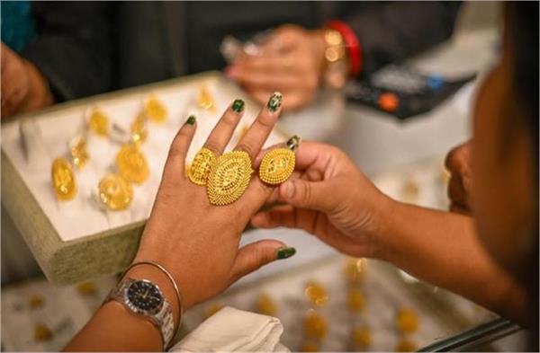 gold prices rise by rs 1 200  silver stable  know prices