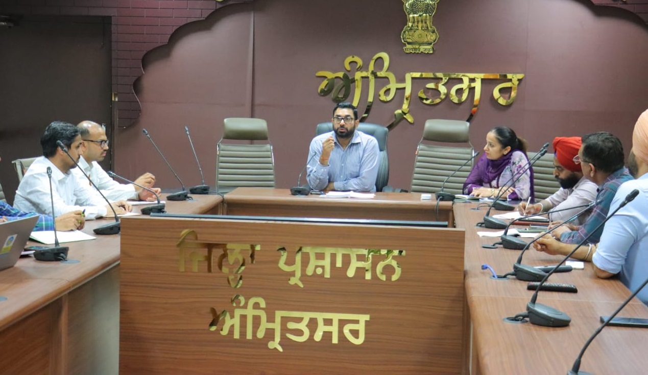 ਅੰਮ੍ਰਿਤਸਰ ''ਚ LPG, ਪੈਟਰੋਲ-ਡੀਜ਼ਲ ਦੀ ਕੋਈ ਕਮੀ ਨਹੀਂ- ਡਿਪਟੀ ਕਮਿਸ਼ਨਰ