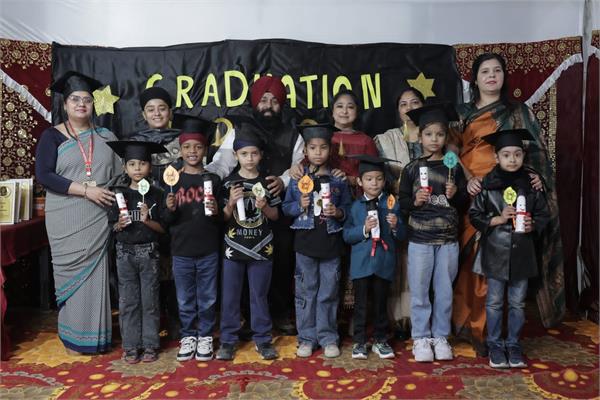 golden buds school celebrated graduation day with great pomp and show