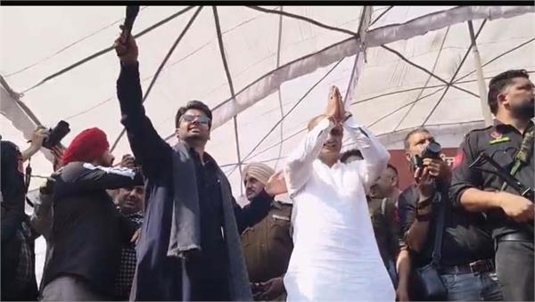 the issue of singing a song about weapons reached the high court