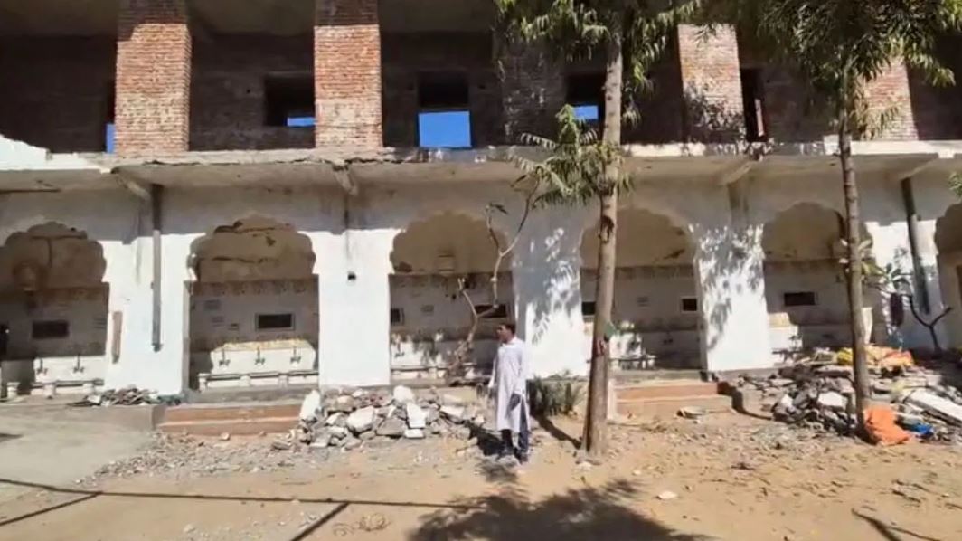 ਜੈਪੁਰ ''ਚ ਵੱਡਾ ਹਾਦਸਾ: ਨਮਾਜ਼ ਦੌਰਾਨ ਮਸਜਿਦ ਦੀ ਕੰਧ ਡਿੱਗੀ, 19 ਲੋਕ ਮਲਬੇ ਹੇਠ ਦਬੇ