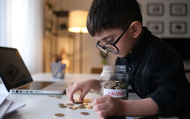 ਇੱਕ ਕਲਿੱਕ ਵਾਲੀ ਆਨਲਾਈਨ ਸ਼ਾਪਿੰਗ ਦੇ ਦੌਰ ''ਚ ਬੱਚਿਆਂ ਨੂੰ ''ਸਮਾਰਟ ਇਨਵੈਸਟਰ'' ਬਣਾਉਣ ਦੇ ਨੁਕਤੇ