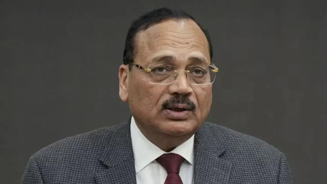 "ਮੇਰੇ ਭਰਾ ਨੂੰ ਫੋਨ ਕਰਨ ਦੀ ਹਿੰਮਤ ਕਿਵੇਂ ਹੋਈ?": ਸੁਪਰੀਮ ਕੋਰਟ ''ਚ ਭੜਕੇ CJI ਸੂਰਿਆ ਕਾਂਤ