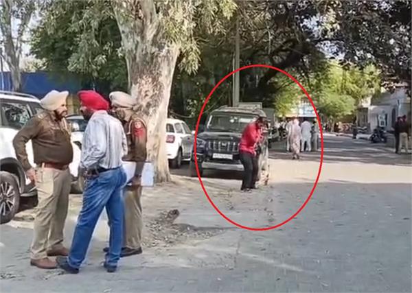 video of a drunk person swinging in the civil hospital goes viral