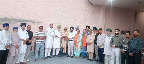 former minister giljian honored dr  sarbraj singh  who was selected for ias