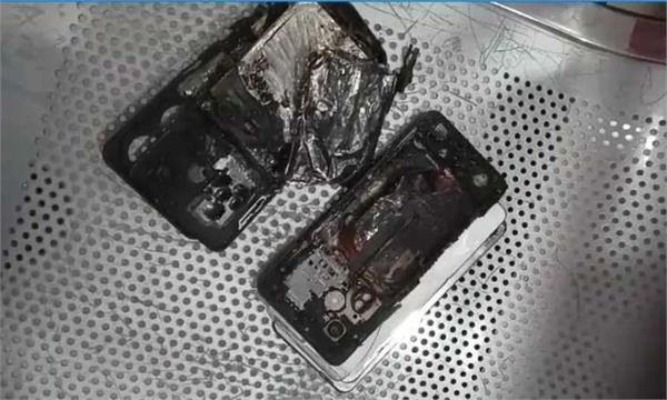 mobile phone explodes in student  s pocket