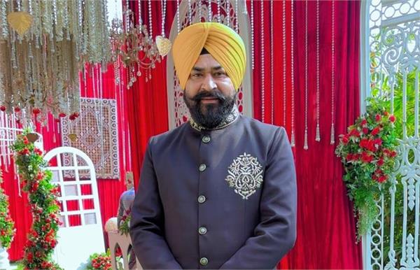 wearing of turban governor