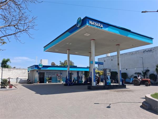 petrol pumps deserted due to price hike by nayara