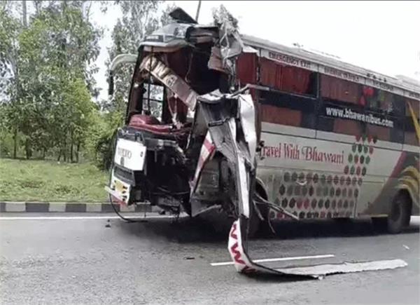 conductor dies in horrific collision of two buses