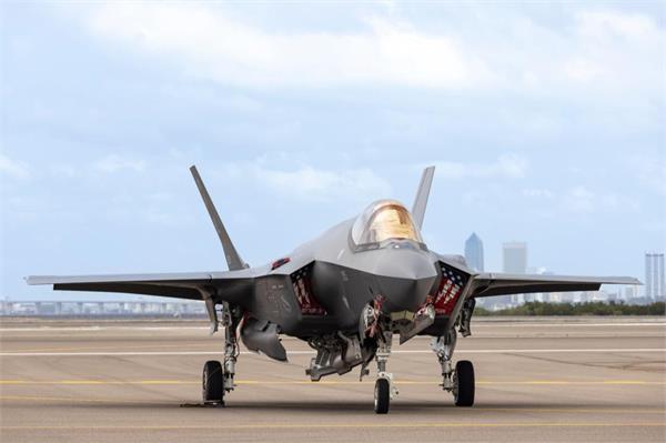 us f 35 fighter jet made an emergency landing