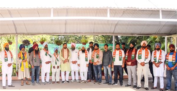 many leaders joined bjp in the presence of nayab saini