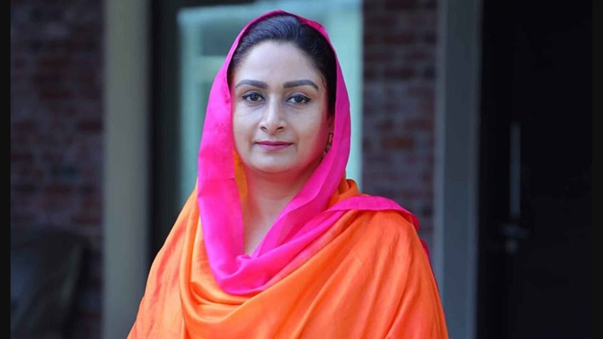 ਹਰਸਿਮਰਤ ਕੌਰ ਬਾਦਲ ਨੇ UPSC ''ਚ 15ਵਾਂ ਰੈਂਕ ਹਾਸਲ ਕਰਨ ਵਾਲੀ ਸਿਮਰਨਦੀਪ ਕੌਰ ਨੂੰ ਦਿੱਤੀ ਵਧਾਈ