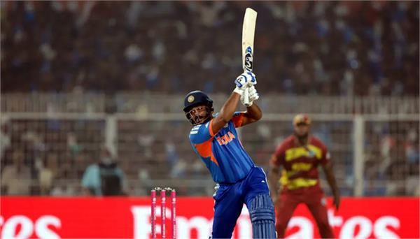 india defeats west indies by 5 wickets