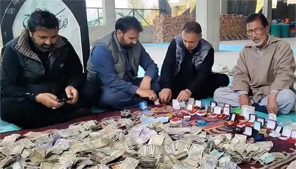 kashmiris come forward to help iran