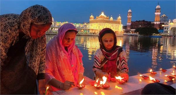 a large number of devotees paid obeisance at the sachkhand sri harmandir sahib