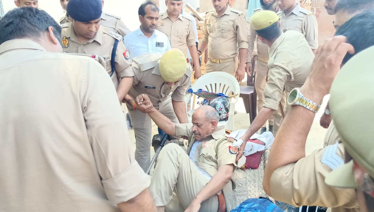 ਝੰਡਾ ਵਿਵਾਦ ’ਚ ਵਾਰਾਣਸੀ ਦੇ ਨੇਹੀਆ ਪਿੰਡ ਵਿਚ ਹਿੰਸਾ, ACP ਸਮੇਤ ਕਈ ਪੁਲਸ ਮੁਲਾਜ਼ਮ ਜ਼ਖਮੀ