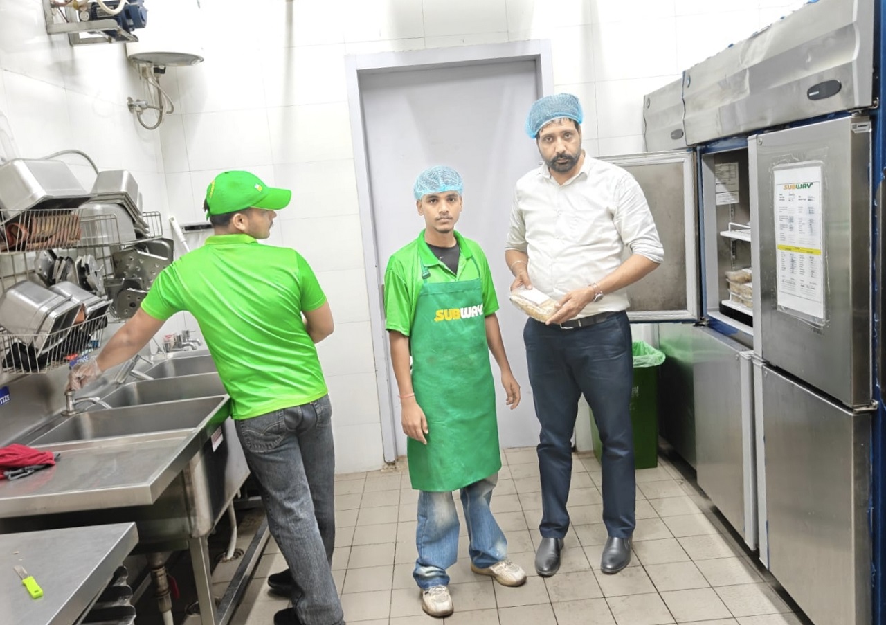 ਲੁਧਿਆਣਾ 'ਚ ਸਿਹਤ ਵਿਭਾਗ ਦੀ ਵੱਡੀ ਕਾਰਵਾਈ: PAU ਦੀਆਂ ਮੈੱਸਾਂ ਤੇ ਹੋਸਟਲਾਂ 'ਚ ਮਾਰਿਆ ਛਾਪਾ, 17 ਸੈਂਪਲ ਭਰੇ