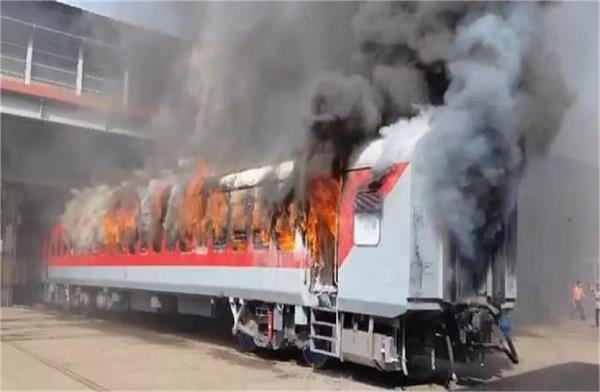 mumbai  massive fire breaks out at matunga railway workshop