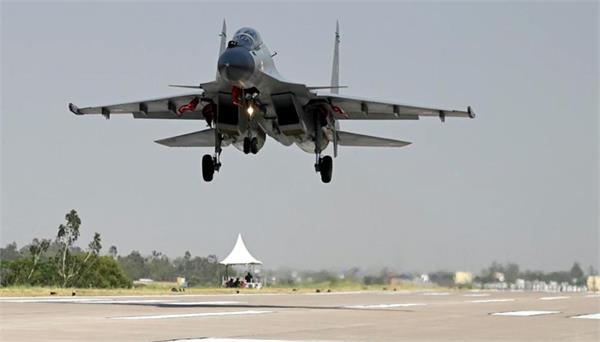 rafale aircraft lands on purvanchal expressway