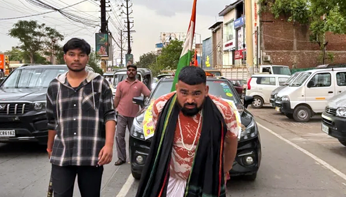 ਆਗਰਾ ਤੋਂ ਵ੍ਰਿੰਦਾਵਨ ਤੱਕ ਕਾਰ ਖਿੱਚ ਕੇ ਪਹਿਲਵਾਨ ਨੇ ਪੂਰੀ ਕੀਤੀ ਭਗਤੀ ਯਾਤਰਾ