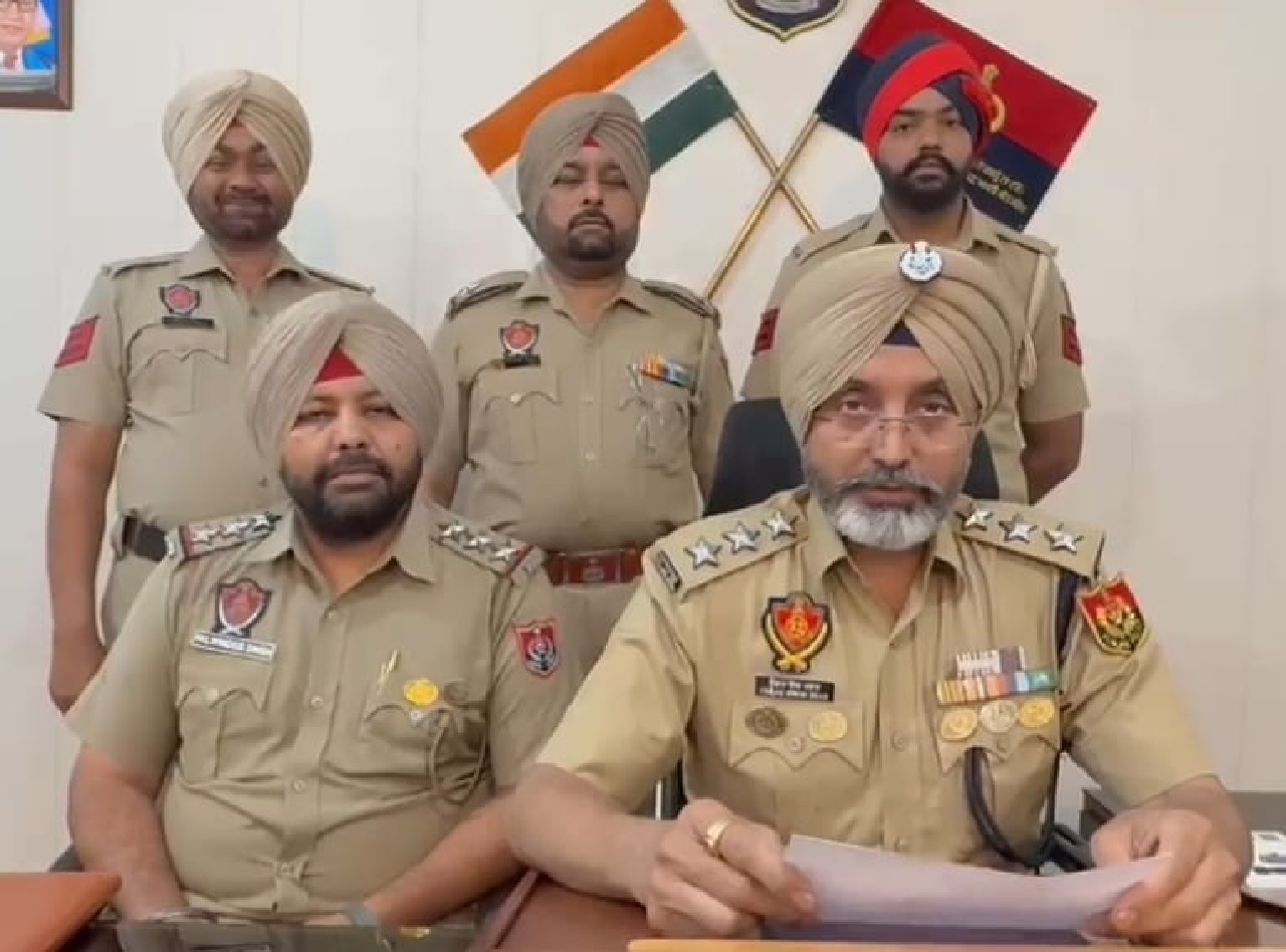 ਨਕੋਦਰ ''ਚ ਕਾਲਜ ਬੱਸ ਘੇਰ ਕੇ ਵਿਦਿਆਰਥੀ ''ਤੇ ਕਾਤਲਾਨਾ ਹਮਲਾ, 6 ਮੁਲਜ਼ਮ ਹਥਿਆਰਾਂ ਤੇ ਗੱਡੀਆਂ ਸਣੇ ਕਾਬੂ