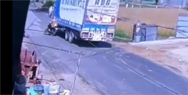 speeding truck rams into 21 year old youth in gurdaspur