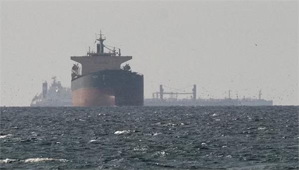 iran closes strait of hormuz