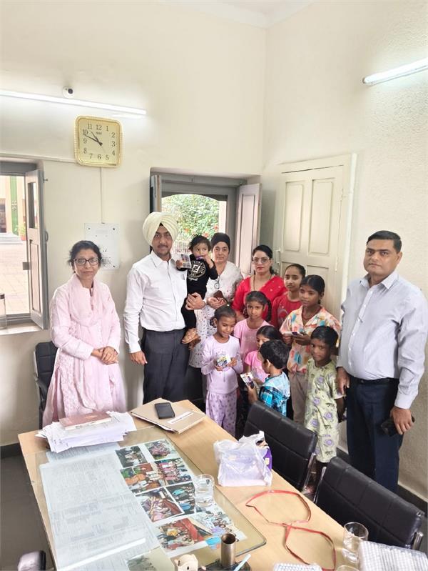 district sessions judge visited nari niketan jalandhar