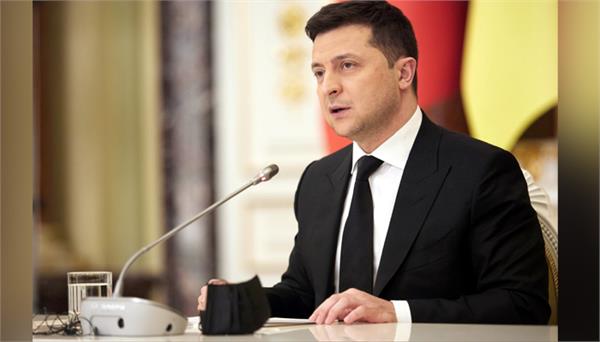 strait of hormuz should remain open to all ships  zelenskyy