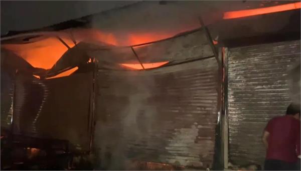massive fire breaks out in vegetable market near phoenix mall