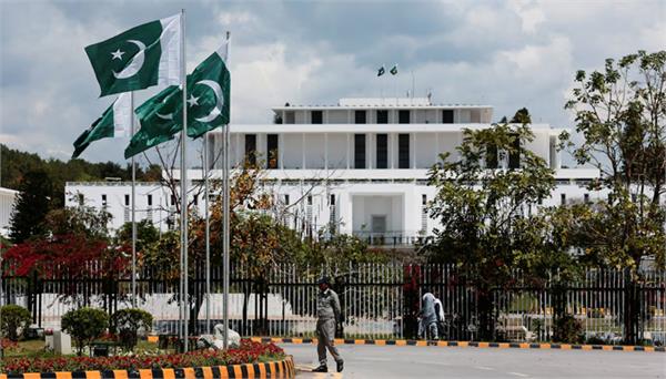 iranian delegation reaches islamabad