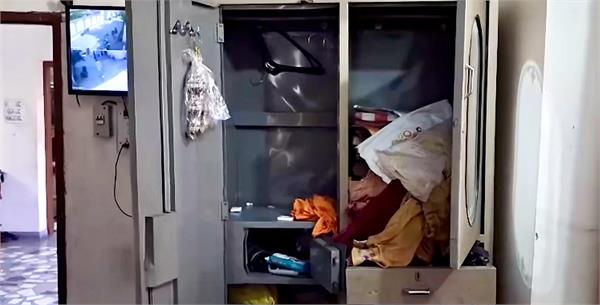 thieves raid nri s house in village mauli