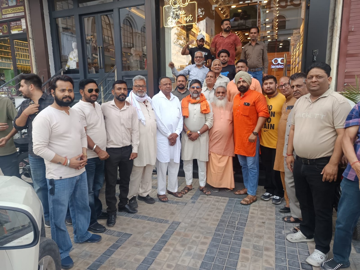 ਨੀਲਮਣੀ ਸਮਾਧੀਆ ਦੀ ਦੋ-ਟੂਕ: ''ਗਊ ਮਾਤਾ ਦਾ ਅਪਮਾਨ ਕਰਨ ਵਾਲੇ ''ਤੇ ਲੱਗੇ ਧਾਰਾ 295-A''