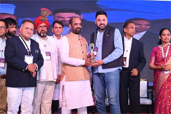 paramveer left the captaincy of the merchant navy to serve mother earth